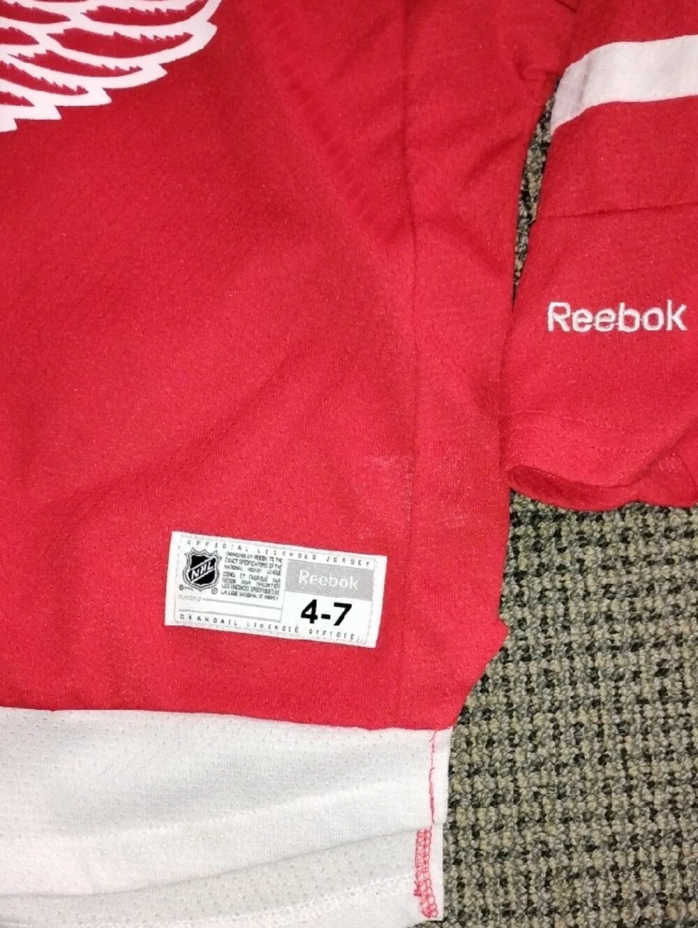 Reebok Kids Red Detroit Wings Hockey Jersey‎ with White Trim